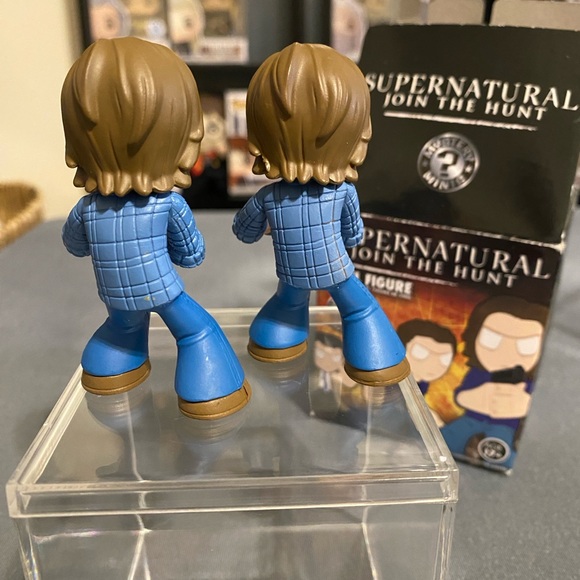 Supernatural Twinsies Vinyl Figure- Mystery Mini. Sam blood & no blood. - Picture 2 of 2
